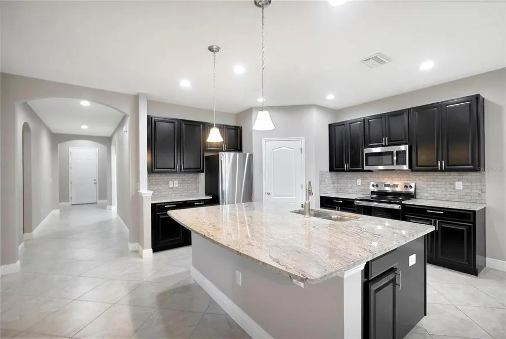 5028 INSHORE LANDING DRIVE Apollo Beach, FL 33572