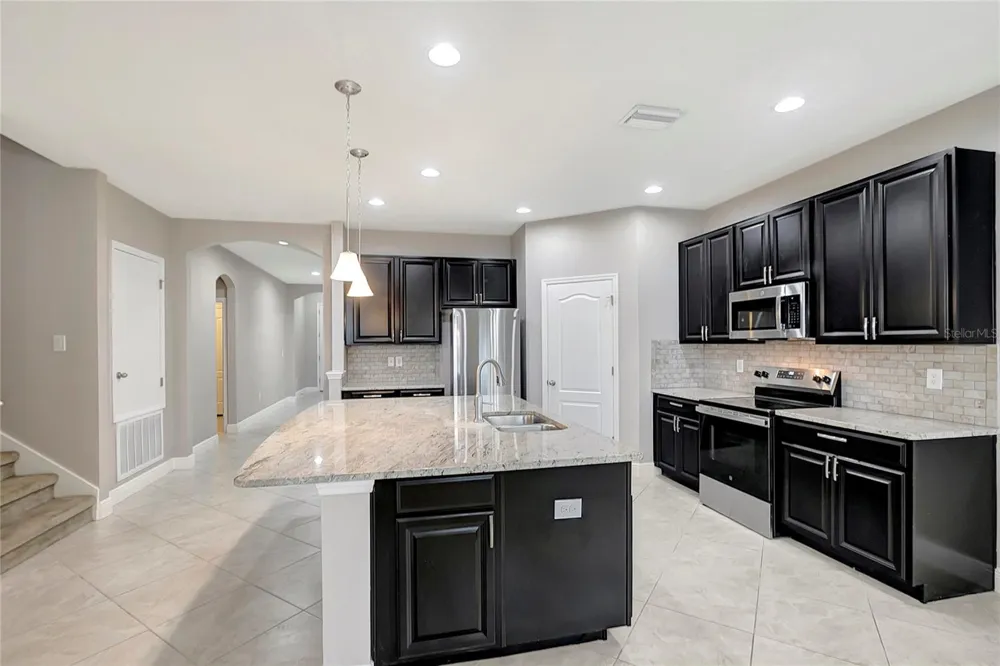 5028 INSHORE LANDING DRIVE Apollo Beach, FL 33572