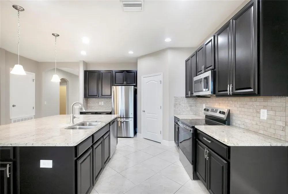 5028 INSHORE LANDING DRIVE Apollo Beach, FL 33572