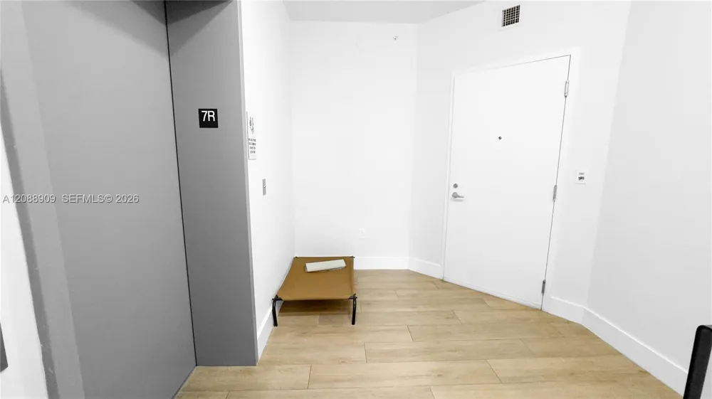 16385 Biscayne Blvd #707 North Miami Beach, FL 33160