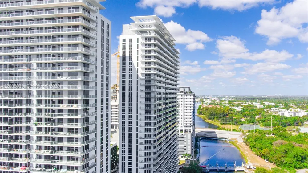16385 Biscayne Blvd #707 North Miami Beach, FL 33160