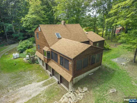 176 Henderson Road