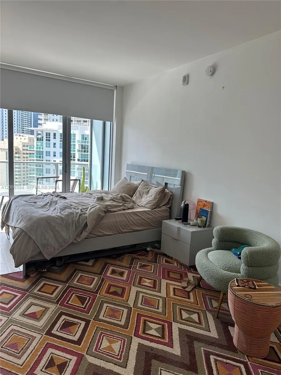 1300 Brickell Bay Dr #2213 Miami, FL 33131