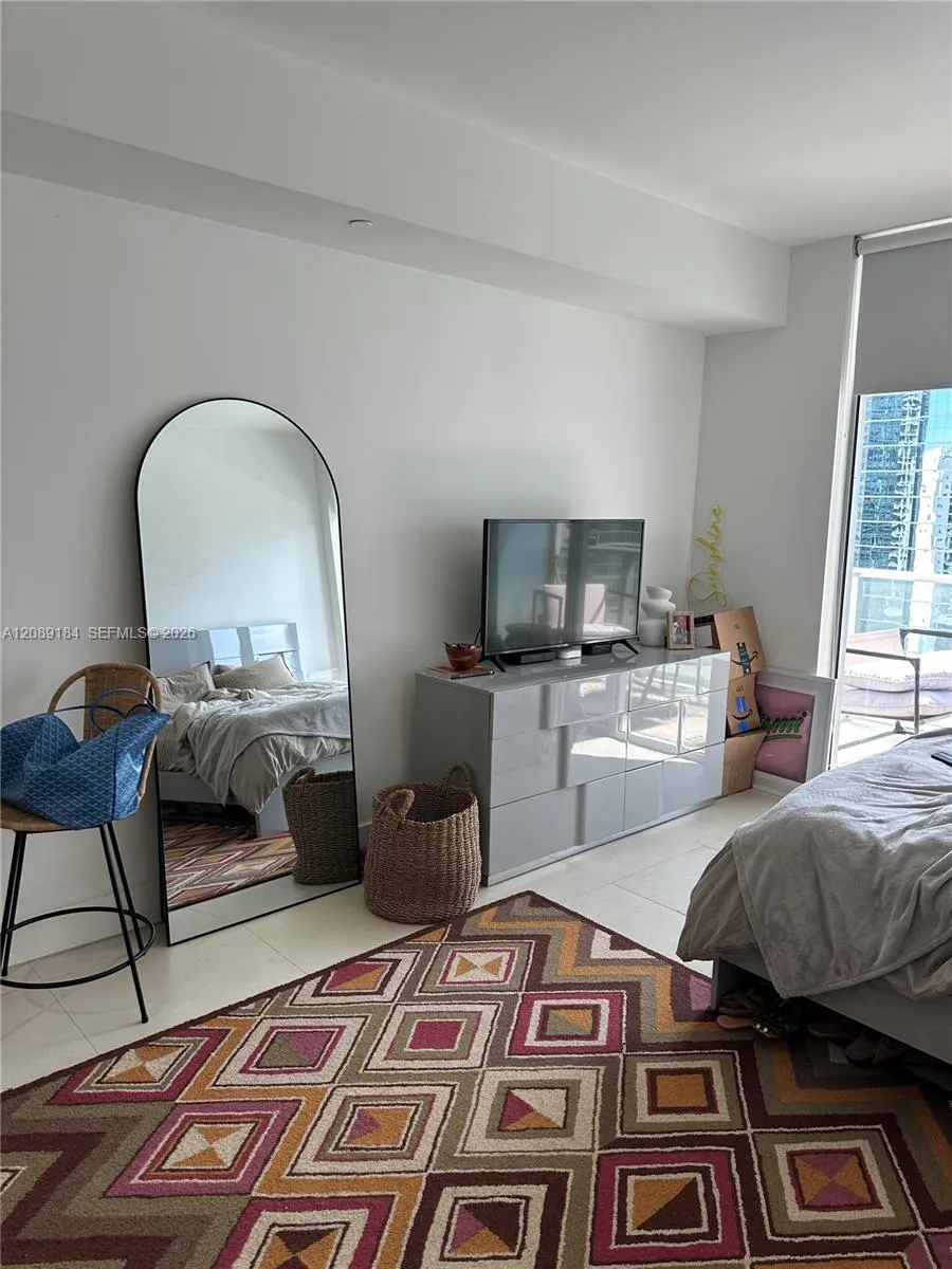 1300 Brickell Bay Dr #2213 Miami, FL 33131