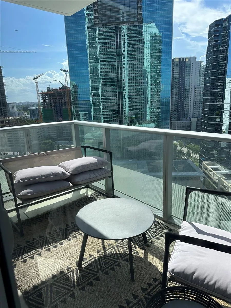 1300 Brickell Bay Dr #2213 Miami, FL 33131