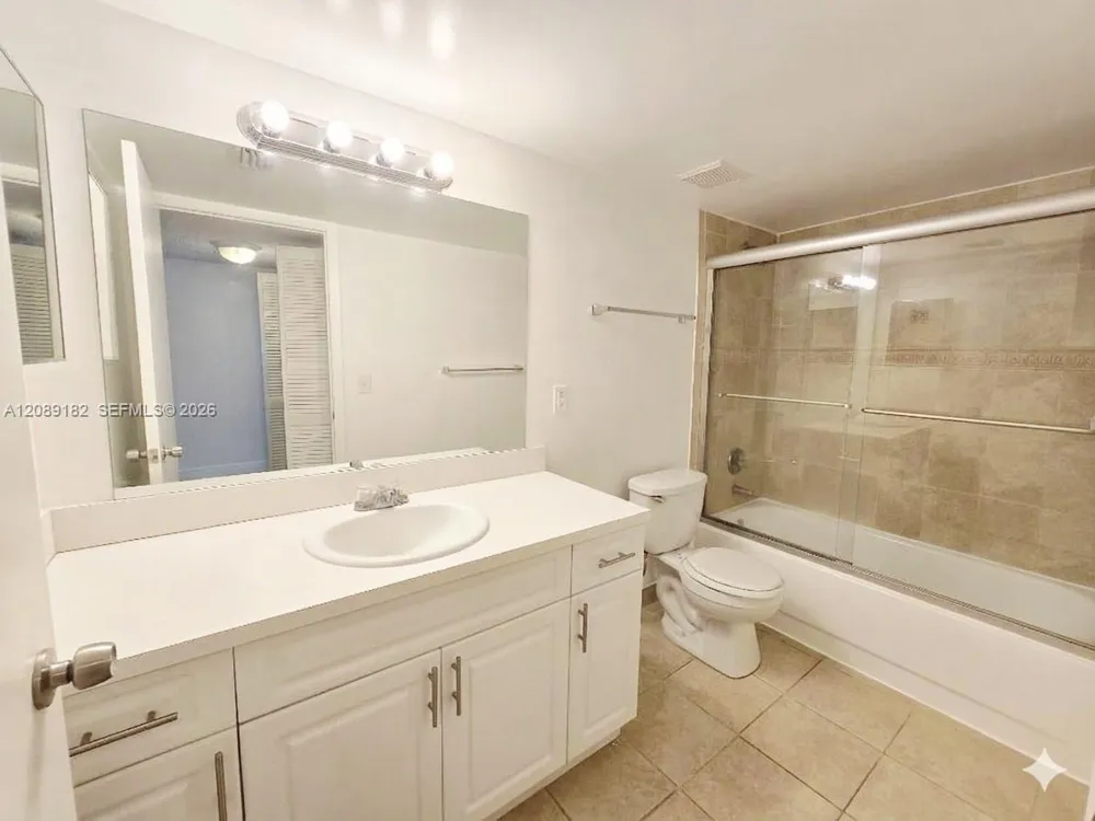 8343 Lake Dr #107 Doral, FL 33166