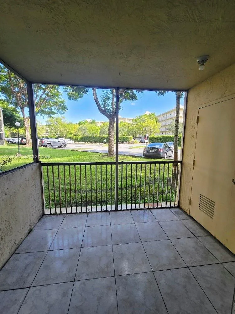 8343 Lake Dr #107 Doral, FL 33166