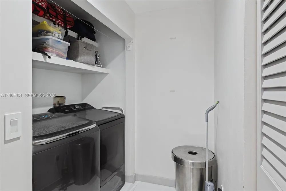 2615 NE 213th St Miami, FL 33180