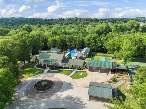 1435 Stewarts Ferry Pike