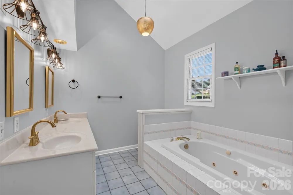69 Sunwest Drive Arden, NC 28704