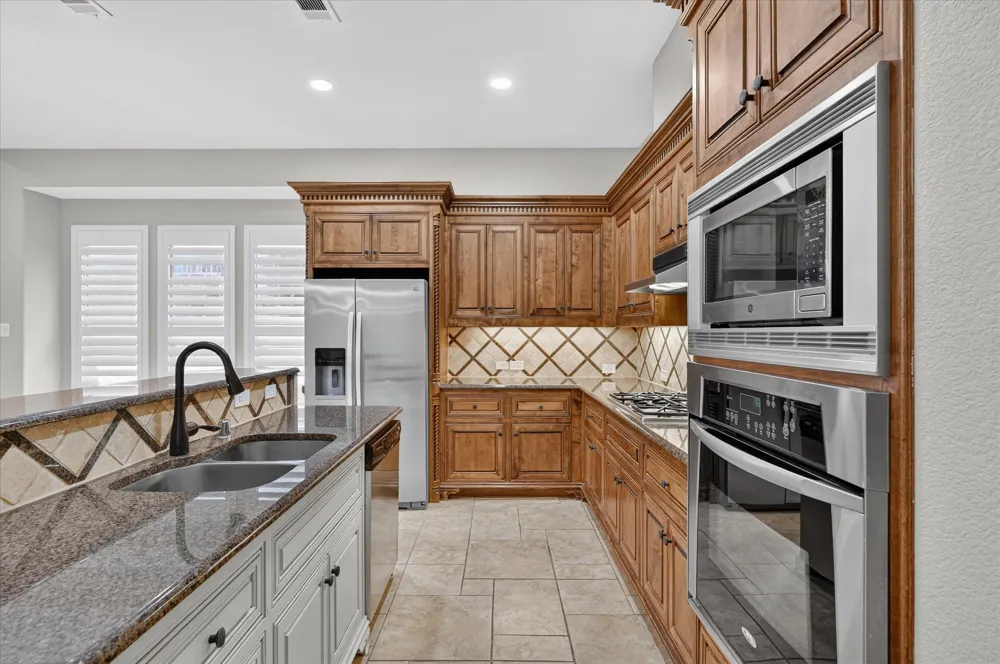2024 S Hill Drive Irving, TX 75038