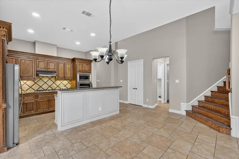2024 S Hill Drive Irving, TX 75038