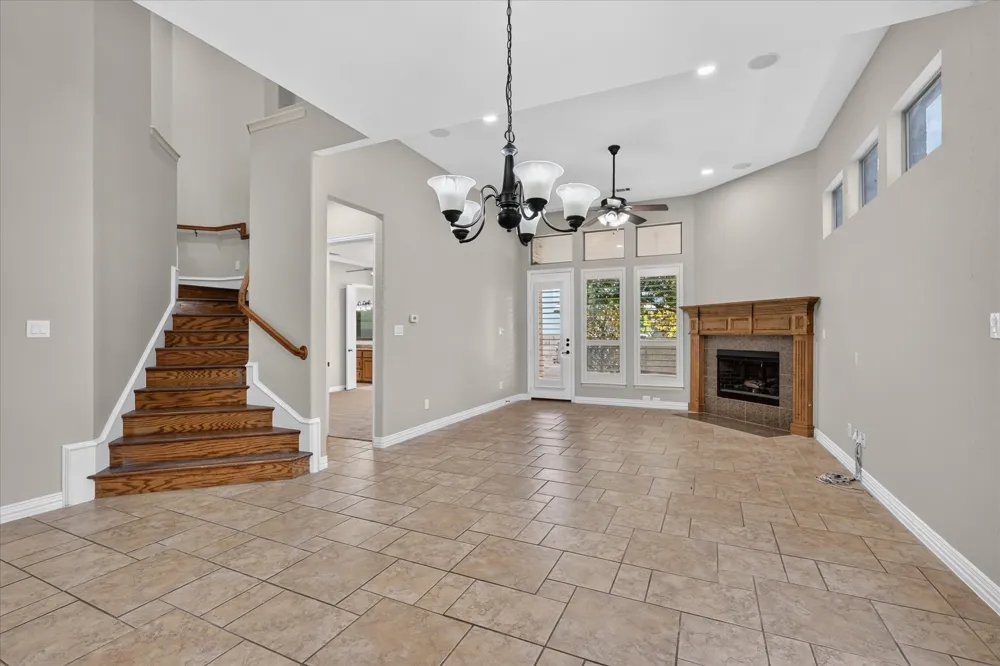 2024 S Hill Drive Irving, TX 75038