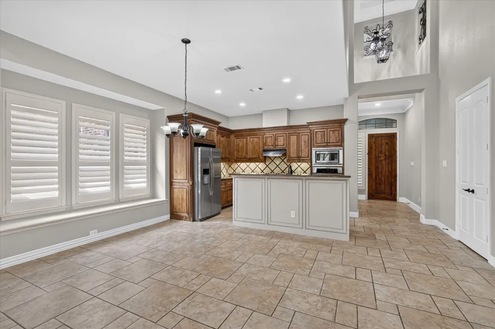 2024 S Hill Drive Irving, TX 75038