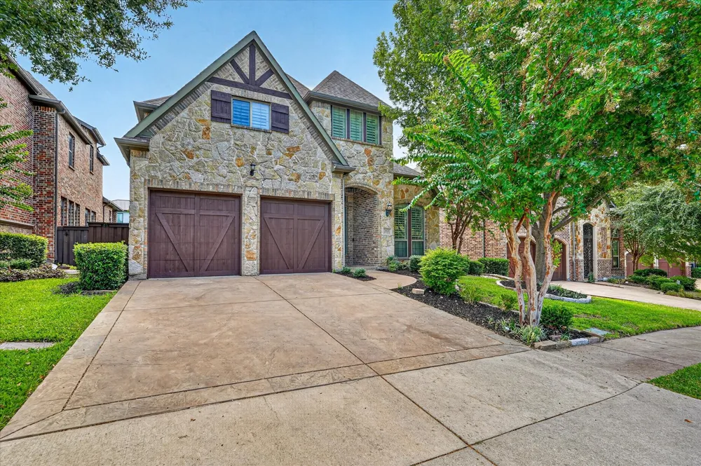2024 S Hill Drive Irving, TX 75038