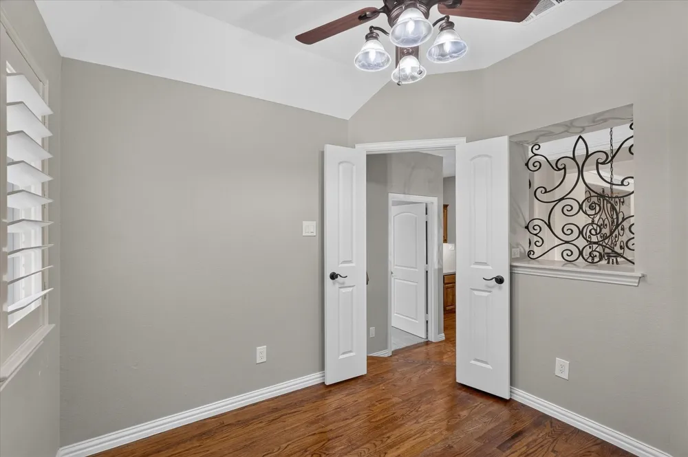 2024 S Hill Drive Irving, TX 75038