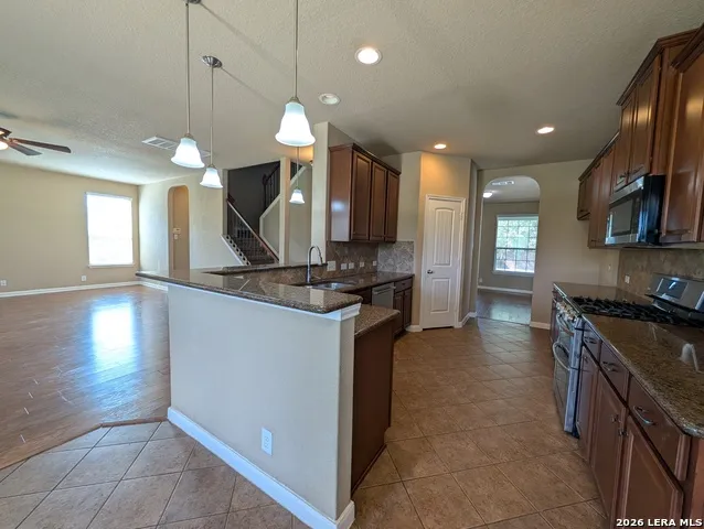 212 OAK CREEK WAY New Braunfels, TX 78130