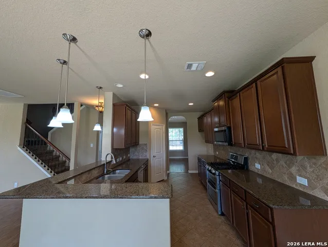 212 OAK CREEK WAY New Braunfels, TX 78130