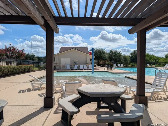 212 OAK CREEK WAY New Braunfels, TX 78130