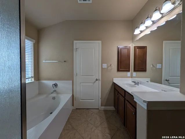212 OAK CREEK WAY New Braunfels, TX 78130