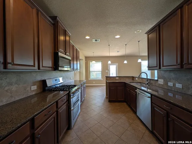 212 OAK CREEK WAY New Braunfels, TX 78130