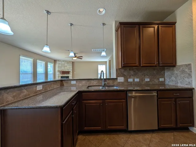 212 OAK CREEK WAY New Braunfels, TX 78130