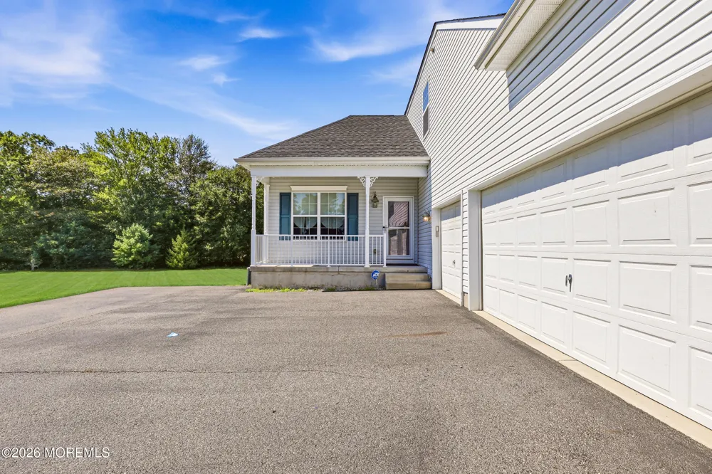 10 Colliers Court Jackson, NJ 08527