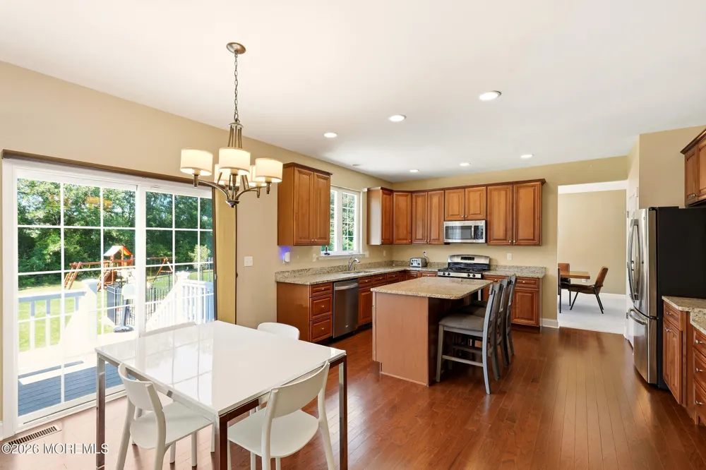 10 Colliers Court Jackson, NJ 08527