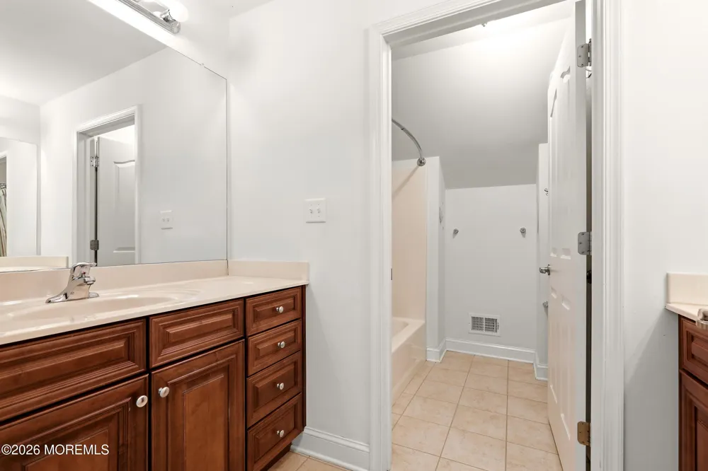 10 Colliers Court Jackson, NJ 08527