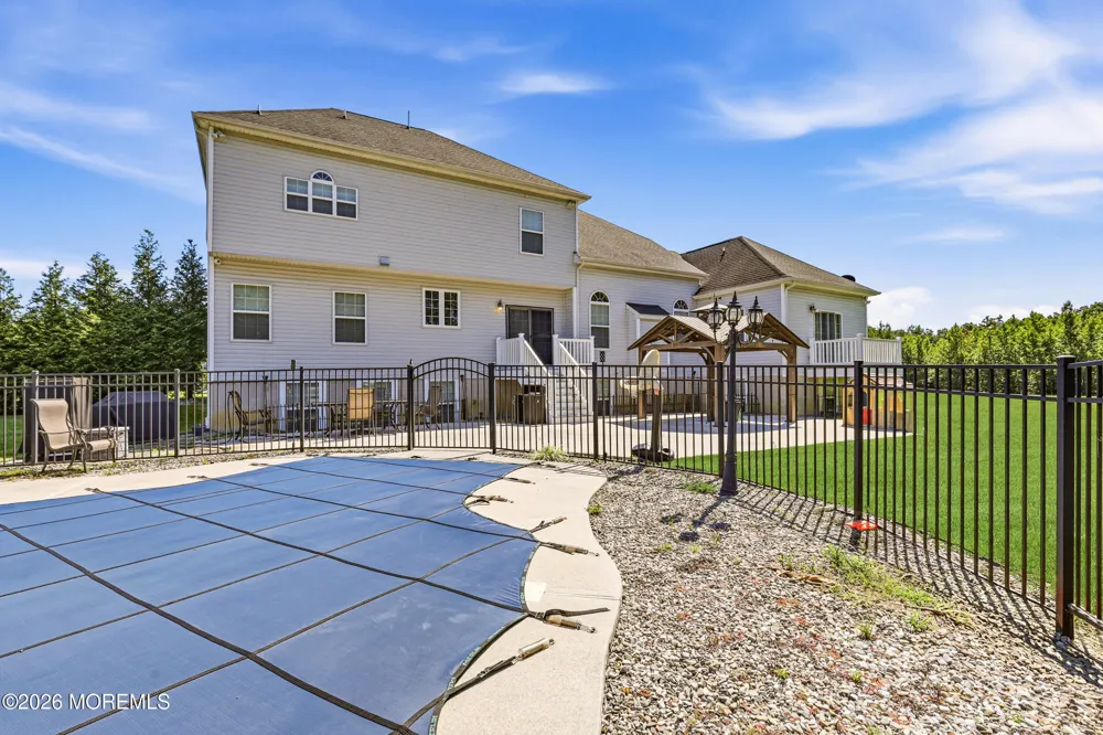 10 Colliers Court Jackson, NJ 08527