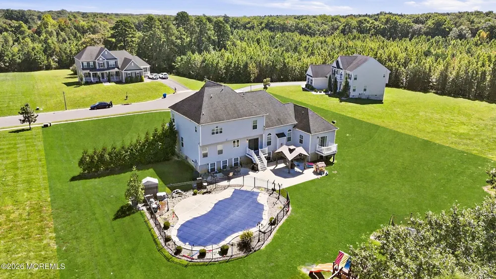 10 Colliers Court Jackson, NJ 08527