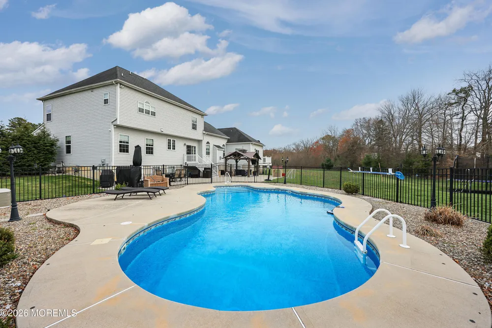10 Colliers Court Jackson, NJ 08527