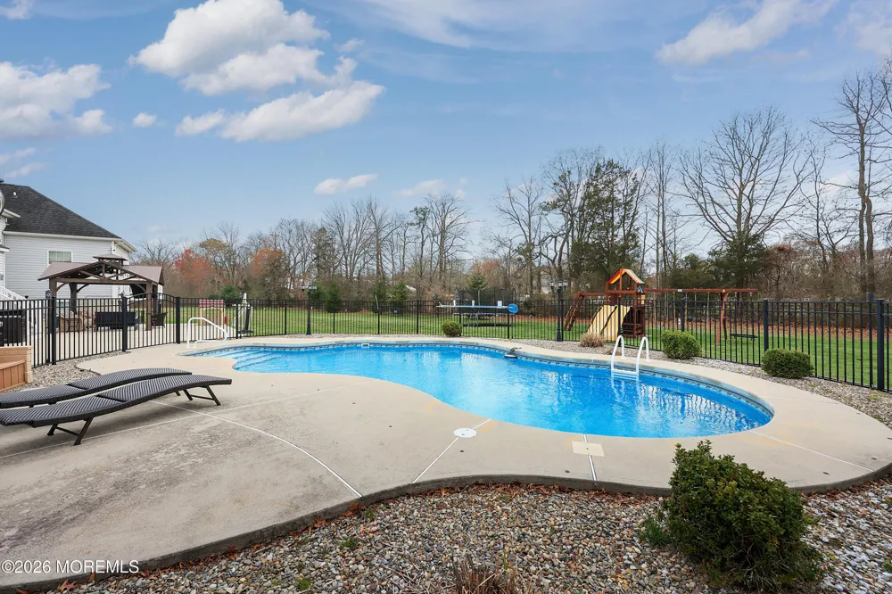 10 Colliers Court Jackson, NJ 08527