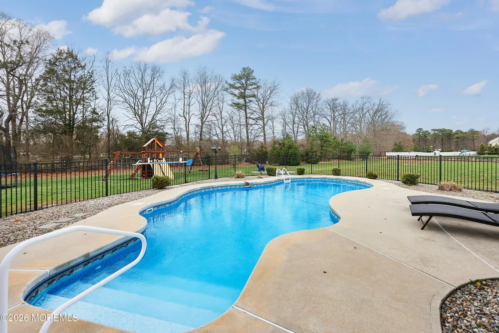 10 Colliers Court Jackson, NJ 08527