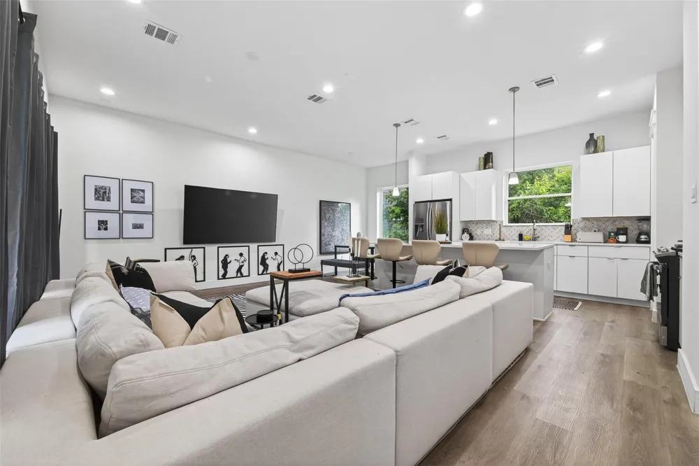 523 Schweikhardt Street Houston, TX 77020