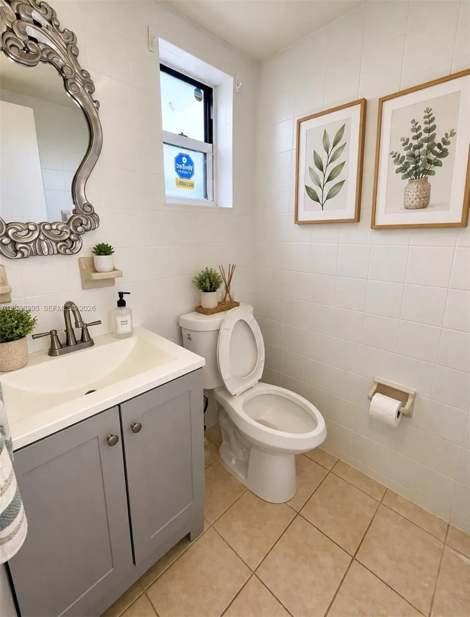 180 Royal Palm Rd #218 Hialeah, FL 33016