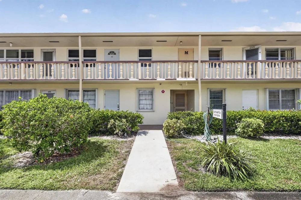 253 NORTHAMPTON M West Palm Beach, FL 33417