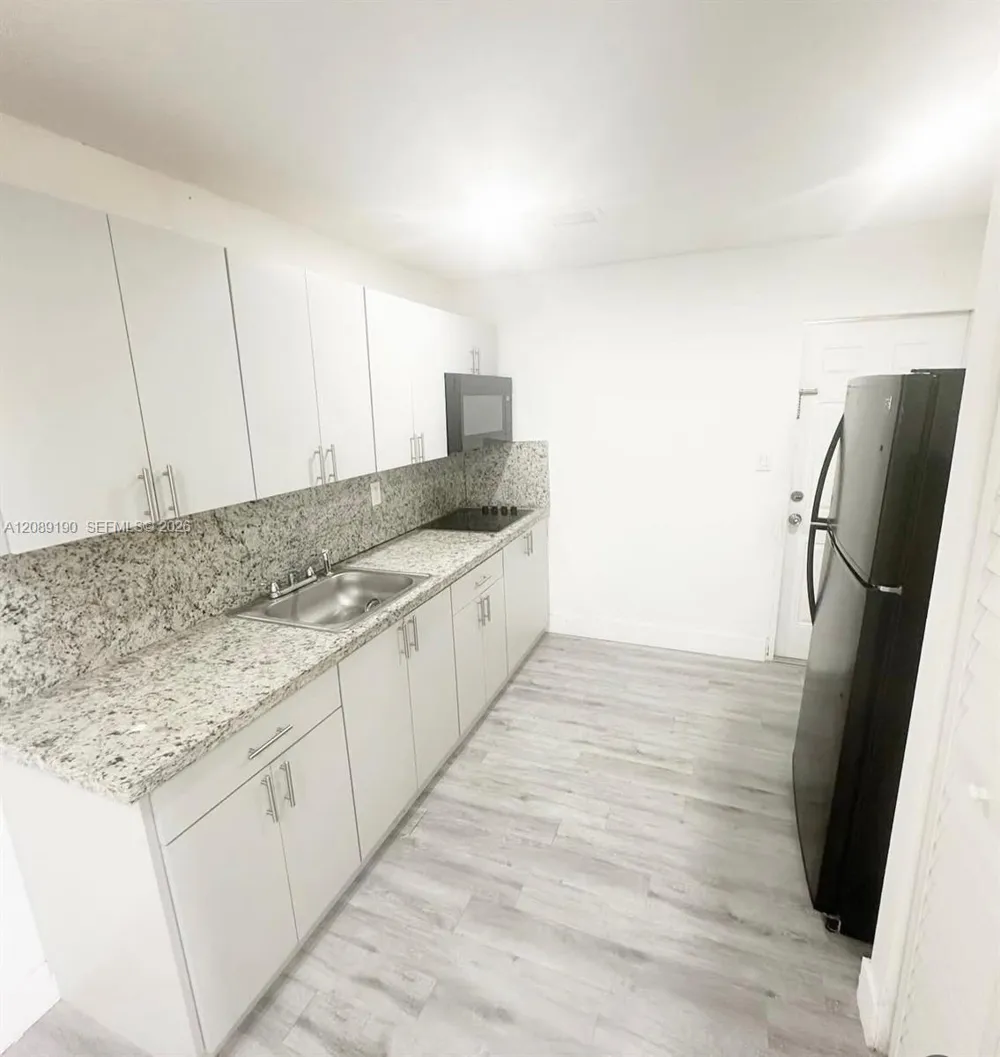 6537 SW 39 terrace #2 Miami, FL 33155