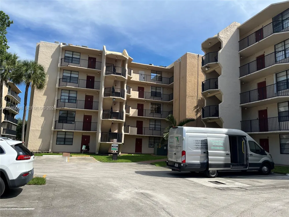 3550 Blue Lake Dr #401 Pompano Beach, FL 33064