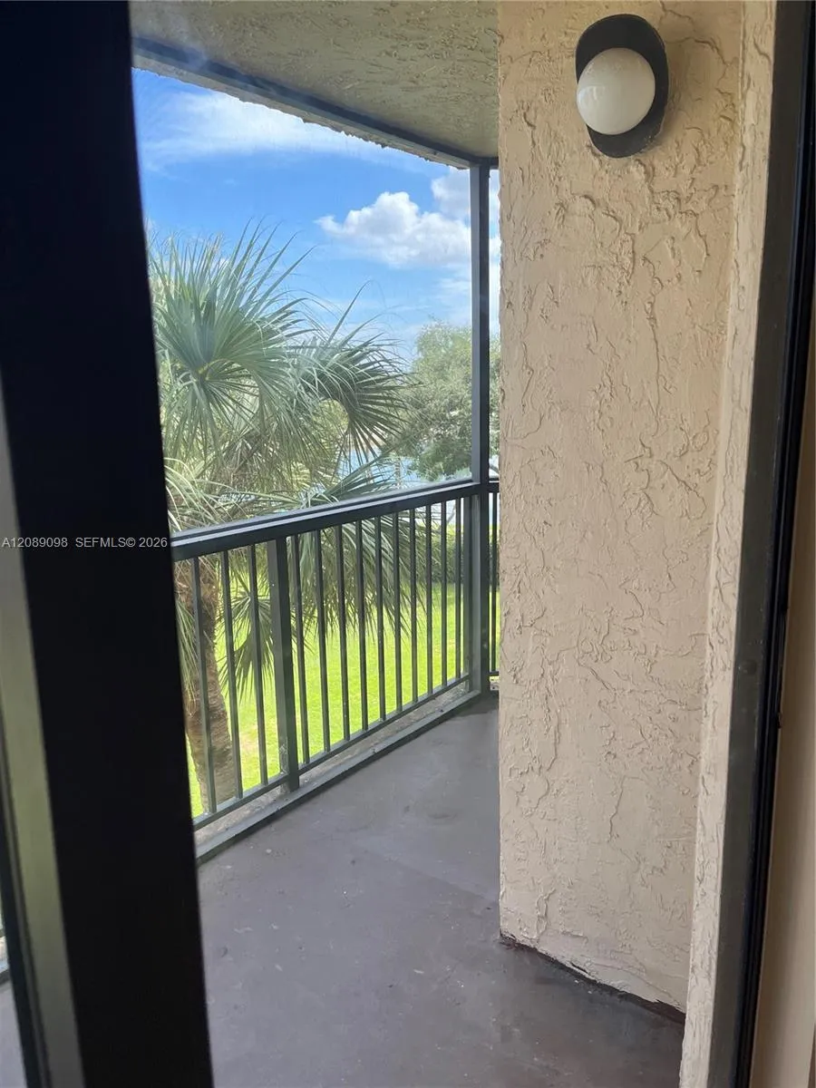 3550 Blue Lake Dr #401 Pompano Beach, FL 33064