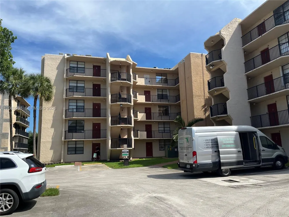3550 Blue Lake Dr #401 Pompano Beach, FL 33064