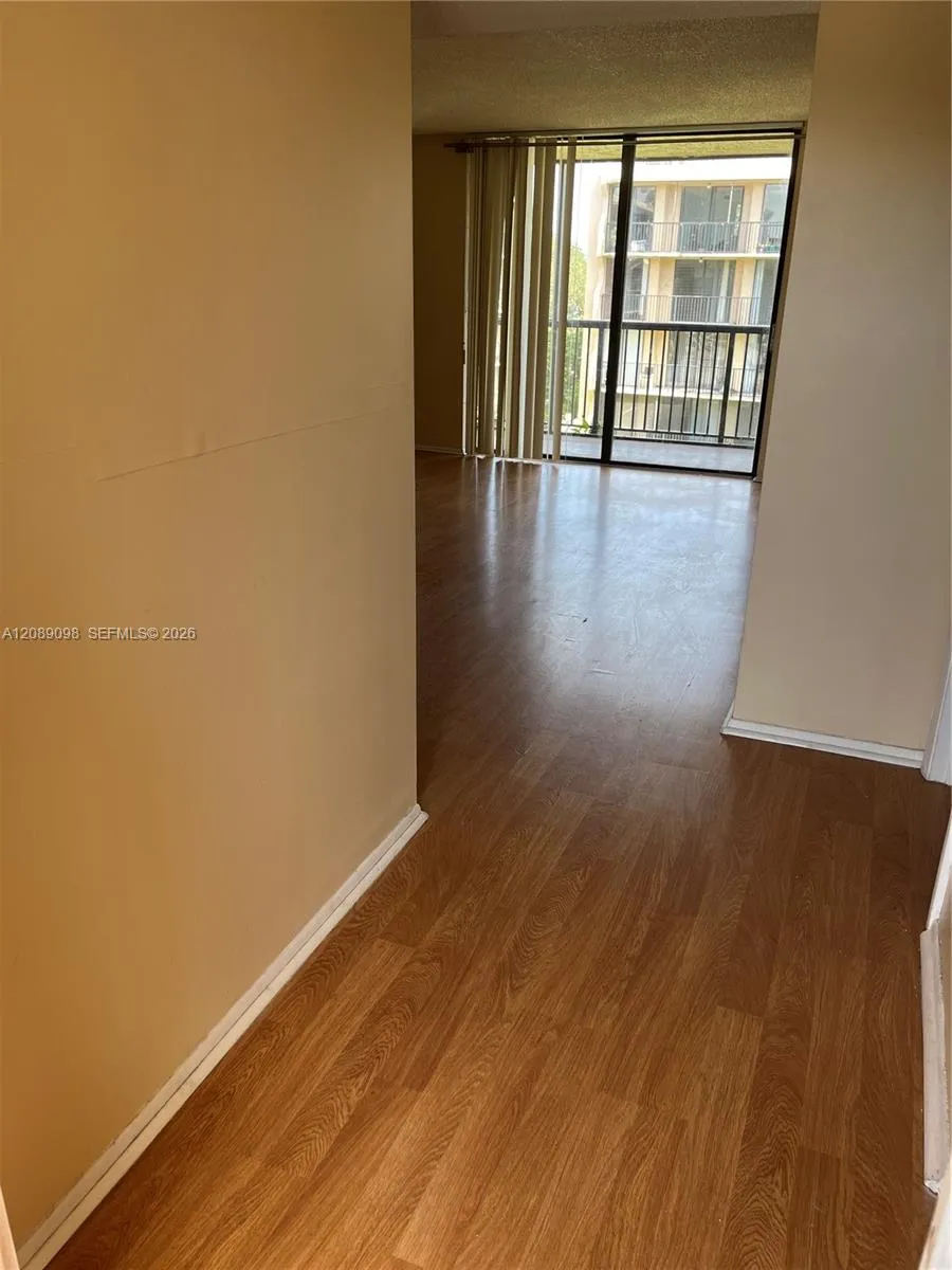 3550 Blue Lake Dr #401 Pompano Beach, FL 33064