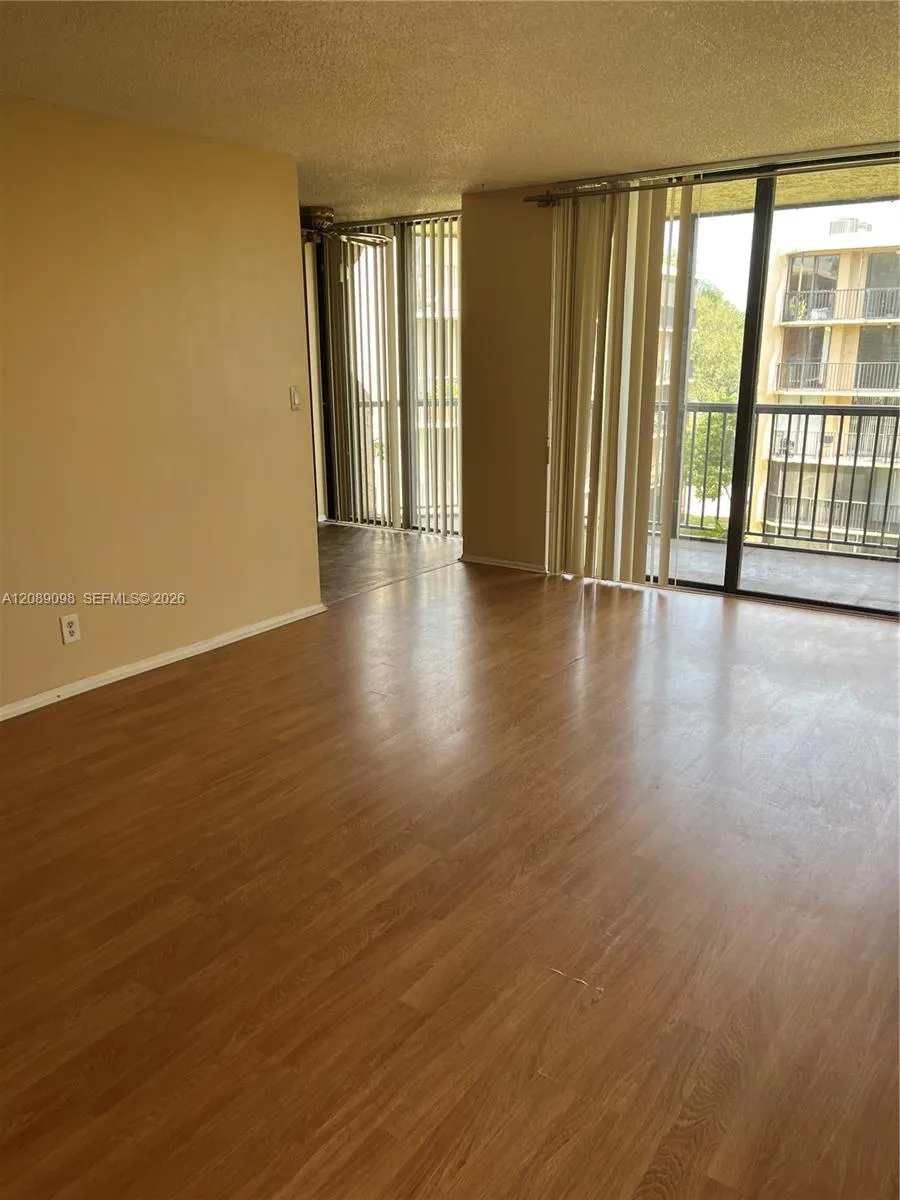 3550 Blue Lake Dr #401 Pompano Beach, FL 33064