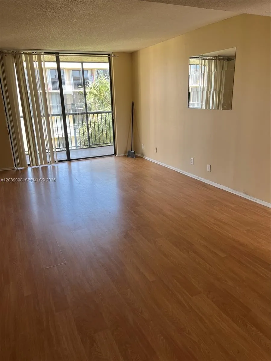 3550 Blue Lake Dr #401 Pompano Beach, FL 33064