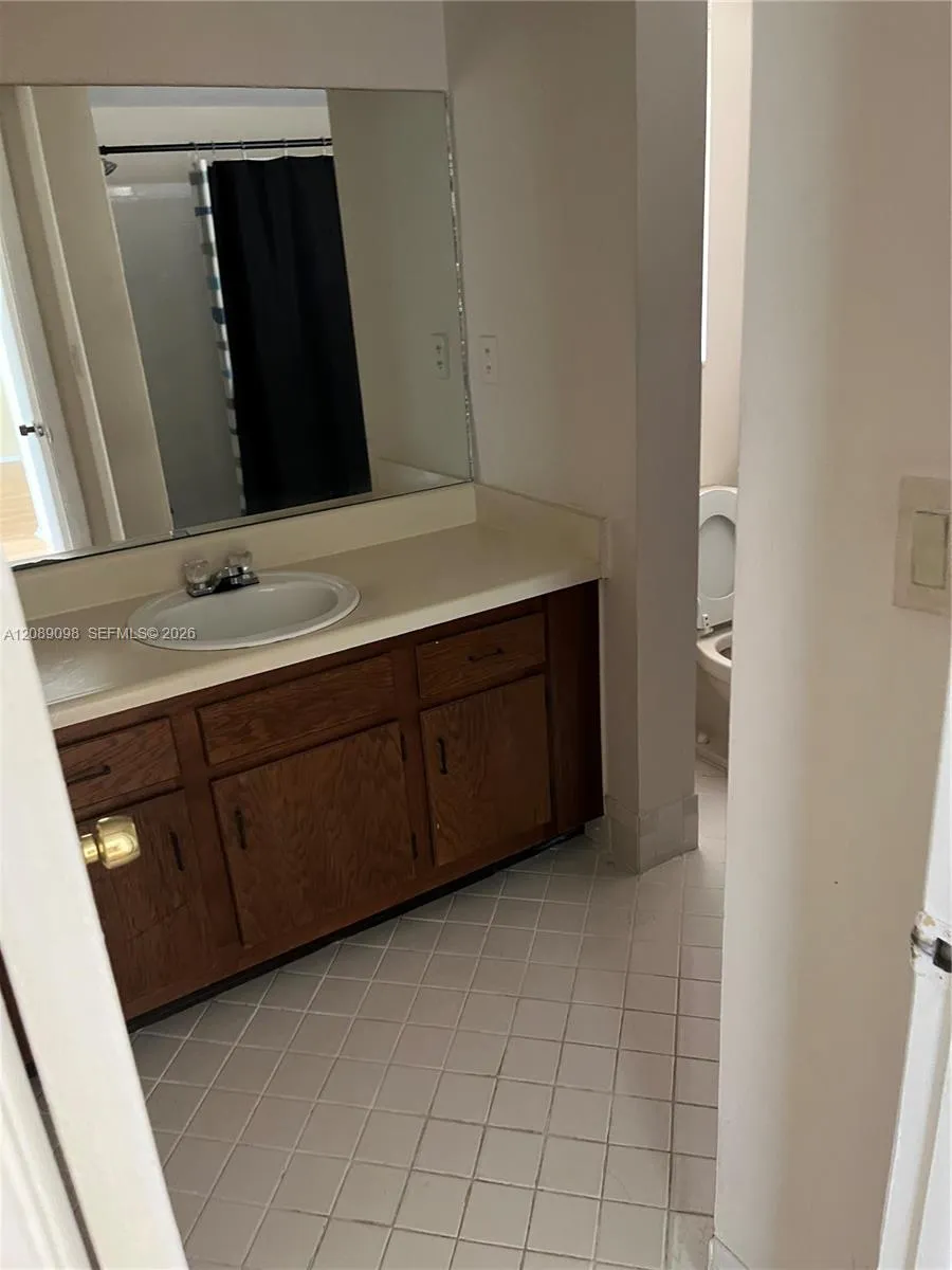 3550 Blue Lake Dr #401 Pompano Beach, FL 33064