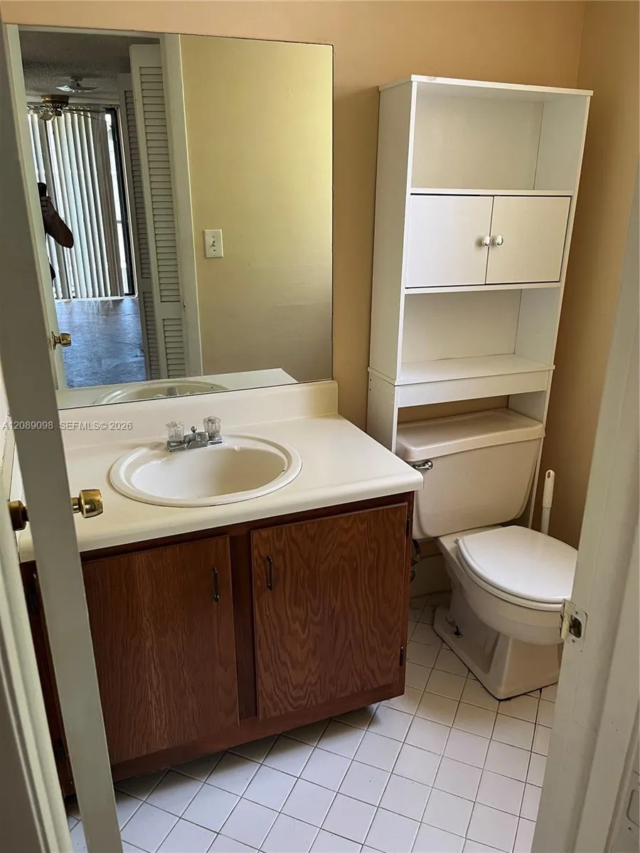 3550 Blue Lake Dr #401 Pompano Beach, FL 33064