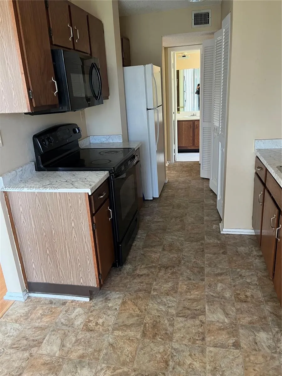 3550 Blue Lake Dr #401 Pompano Beach, FL 33064