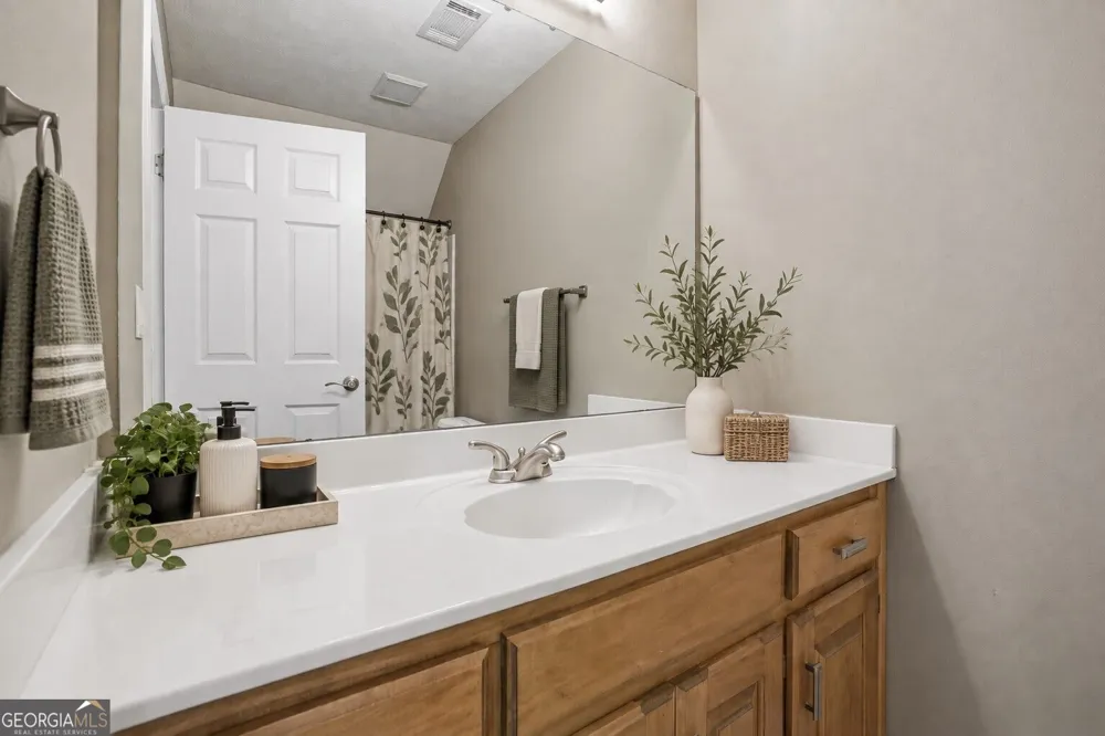 1251 Bridgewater WALK Snellville, GA 30078