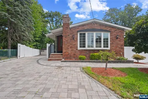 26 Dapp Court