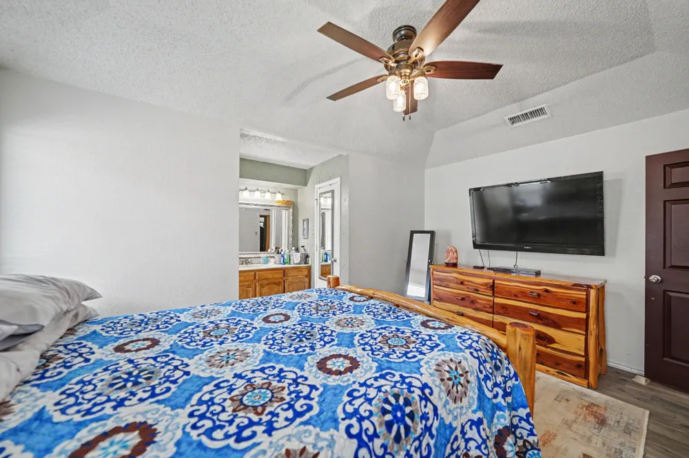 7624 Maplehill Road Watauga, TX 76148